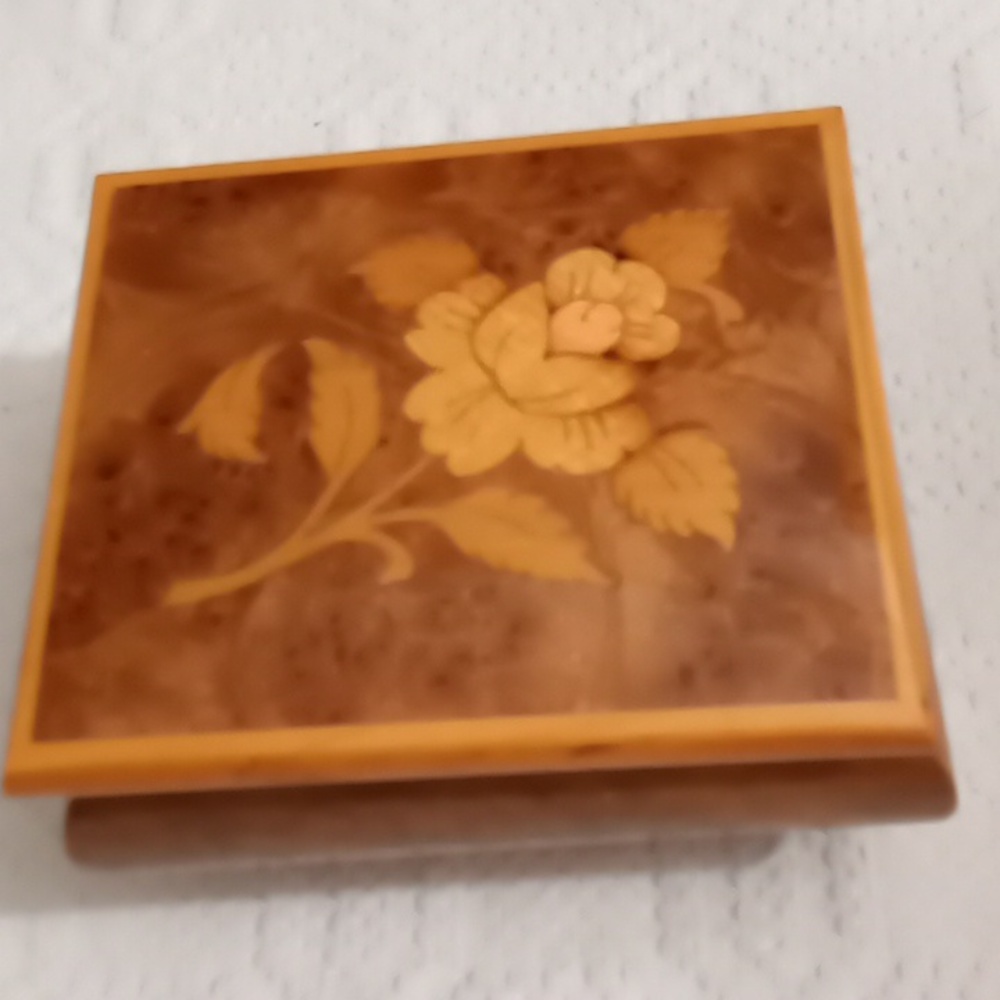 Reuge Swiss Musical Box vintage rare htf 3.5 x 4  "Listen to me play now".